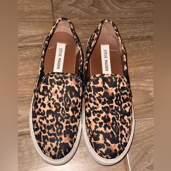 Steve Madden cheetah print Symba slip on tennis shoes size 8.5 - Picture 9 of 13